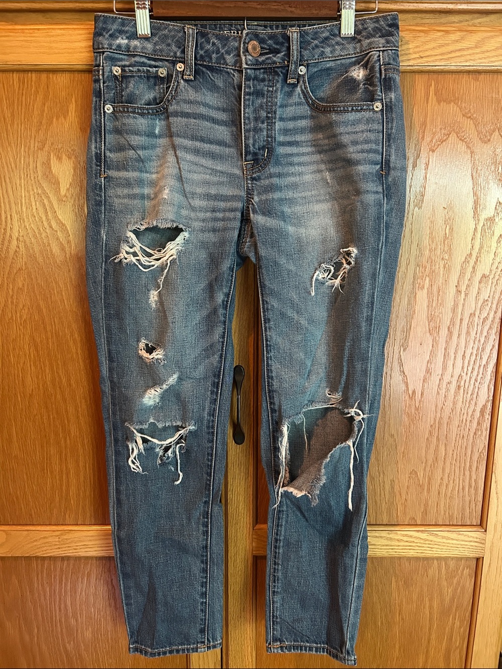 American Eagle Distressed Boy Crop